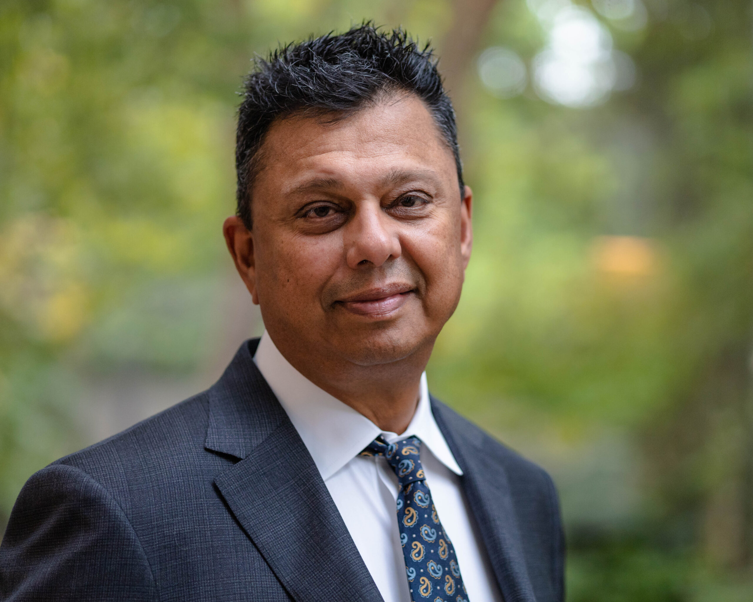 Dr. Aslam Anis receives Faculty of Medicine Distinguished Researcher Award